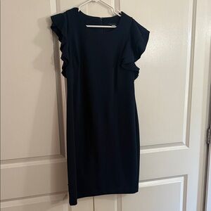 Navy shift dress— super cute and flattering!